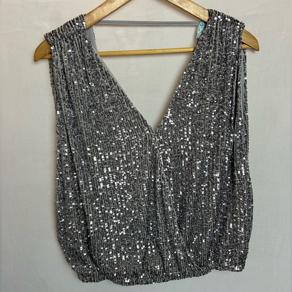 She + Sky Tops - Silver Sequin Backless Tank Top - Size Large - New without Tags